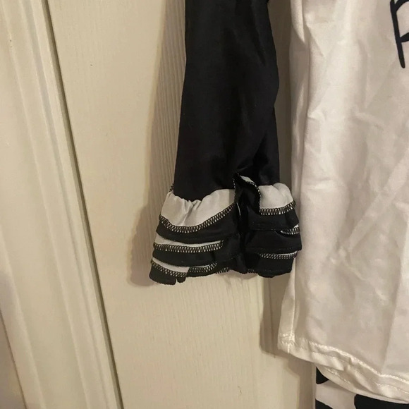 New Peace, Love, Cows Outfit - Picture 7 of 8